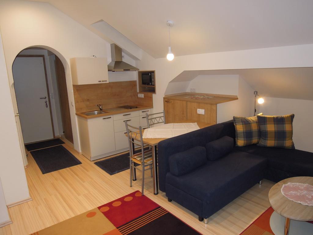 Salvesenheim Apartment Tarrenz Bilik gambar